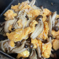 nikopunnn's cooksnap of when they made えのきとしめじの卵炒め.