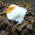 ☆taimama☆'s cooksnap of when they made 牛ごぼうの☆温玉丼.