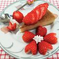 在宅勤務のおじさん's cooksnap of when they made イチゴの飾り切り❤ハートと桜の花びら.