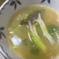 acocororon's cooksnap of when they made 霜降りひらたけと青菜のお味噌汁.