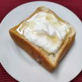 SUNMOONMOM's cooksnap of when they made 水切りヨーグルトとはちみつトースト.