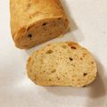 ●ゆゆゆ●'s cooksnap of when they made 全粒粉入り＊オリーブとドライトマトのパン.