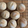 ringoo☻'s cooksnap of when they made 自家製酵母ストレート法　全粒粉入り丸パン.