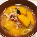☆Yummyco's cooksnap of when they made 具沢山♪かぼちゃと豚肉のごま風味みそ汁.