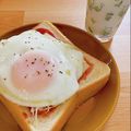 romiccy's cooksnap of when they made ボリュームＵＰ！目玉焼きトースト★②.