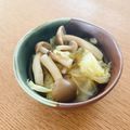yu26♡'s cooksnap of when they made レンジで簡単！キャベツとしめじのお浸し.