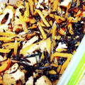 こずっぺ's cooksnap of when they made 残った竹輪で簡単！ひじきの煮もの.