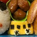 はにーくろーばー's cooksnap of when they made 卵焼きで幼稚園バス♪　キャラ弁おかず.
