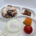 まこさんど's cooksnap of when they made ✿鮭おにぎりにコンブＩＮ✿.