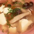 ぴあのちゃん95's cooksnap of when they made きのこと豆腐の塩麹コンソメスープ.