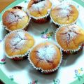 takako4916's cooksnap of when they made サワークリームとレーズンのマフィン.