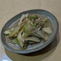ラリー＆サラ's cooksnap of when they made 【農家のレシピ】白菜とまいたけの味噌煮.