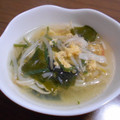 お塩と砂糖's cooksnap of when they made わかめともやしカニカマの中華風スープ.