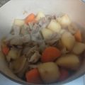 shunmimi's cooksnap of when they made ルクルーゼで超簡単 肉じゃが.