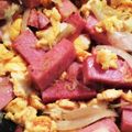クックJGT9AO☆'s cooksnap of when they made スパムとキャベツの卵炒め.