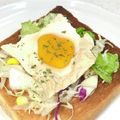 ChunChun☆≡'s cooksnap of when they made 目玉焼きon！バジル風味キャベトースト.