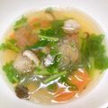rieconn's cooksnap of when they made 鶏団子と韓国春雨の食べる中華風スープ.