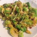 クック5V1ACW☆'s cooksnap of when they made 芽キャベツとベーコンの炒め チーズのせ.