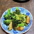 KAKO_KAKO's cooksnap of when they made ブロッコリーとウィンナーの蒸し煮.