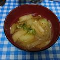ととろ＆めい's cooksnap of when they made 玉葱 じゃが芋 油揚げの味噌汁(小ネギ).