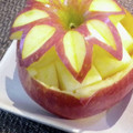 13歳's cooksnap of when they made 簡単りんごの飾り切り.