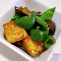 くみちょ～～'s cooksnap of when they made 厚揚げとなすとピーマンの炒め物.