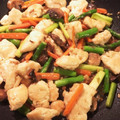 ame-ikuru's cooksnap of when they made 鶏モモ肉のオイスターソースの中華炒め.