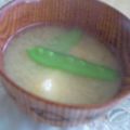 アトマナ's cooksnap of when they made さやえんどうといもの結構いけてる味噌汁！.