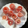 ＭＩ−ＳＡＮ's cooksnap of when they made 花おつまみ♡生ハムとクリチの薔薇♬簡単.