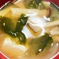 みなぴっぴ☆'s cooksnap of when they made エリンギとわかめのお味噌汁.