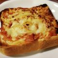 ダッフィーニーうに's cooksnap of when they made チリソースチーズトースト★宇都宮学校給食.