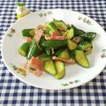 みかかめ's cooksnap of when they made キュウリとベーコンの塩炒め.