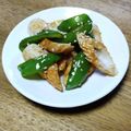 和☆2049's cooksnap of when they made お弁当に余った鰻のたれでピーマン竹輪炒め.