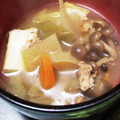 たんたん　's cooksnap of when they made 冬にも！お揚げとシメジと白菜の豚汁.