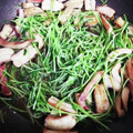 ♬あじさいのレシピ♬'s cooksnap of when they made イカと豆苗の中華炒め.