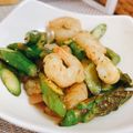 Remu♤'s cooksnap of when they made ガリバタ醤油でアスパラとエビの炒め.