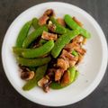 ひさかた's cooksnap of when they made スナップえんどう&キノコのマヨ炒め＊.