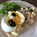 Yokchina's cooksnap of when they made ゆで卵と塩漬けオリーブのトースト.