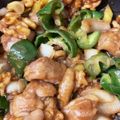 みんーーー's cooksnap of when they made 鶏肉とクルミの味噌炒め。.