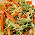 小さい犬's cooksnap of when they made レンジで簡単★水菜と人参のナムル.