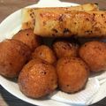 Yokchina's cooksnap of when they made カニカマチーズ春巻き.