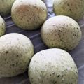 クレオパトラうまし's cooksnap of when they made バター不使用ロールパン生地-緑茶ver-.