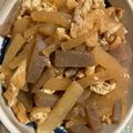 夏歩のママ's cooksnap of when they made 簡単常備菜！こんにゃく大根のごま油炒め.