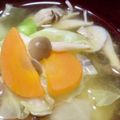 sayaendo＊'s cooksnap of when they made キャベツとにんじんとしめじのお味噌汁☆.
