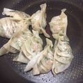 ゆい☆＊♪＊'s cooksnap of when they made サバ缶と小松菜の餃子.