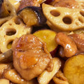 あまやどり♪'s cooksnap of when they made 秋の味覚◎さつま芋とれんこんの甘辛炒め.