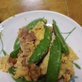 凪なぎ's cooksnap of when they made スナップエンドウと豚肉のふわふわ玉子炒め.