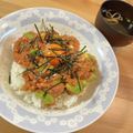カリスマフリーター's cooksnap of when they made 超簡単！まぐろたたき＆アボカドのユッケ丼.