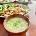Superlittleboo's cooksnap of when they made カブと白菜と油揚げの味噌汁.