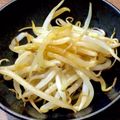ばたみそーぱん☆'s cooksnap of when they made もやしのレンジカレー(副菜).
